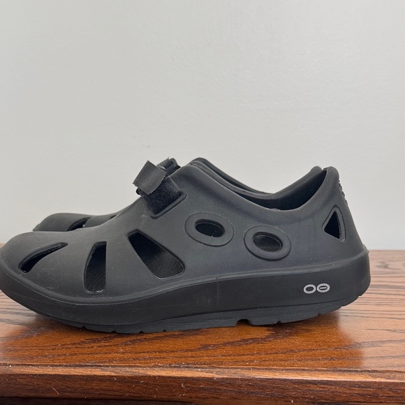 Crocs - Picture 2 of 4